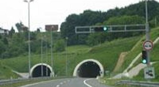 Kako sigurno voziti kroz tunel